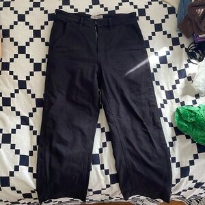 Everlane Straight Leg Crop Pants size 6 in black.